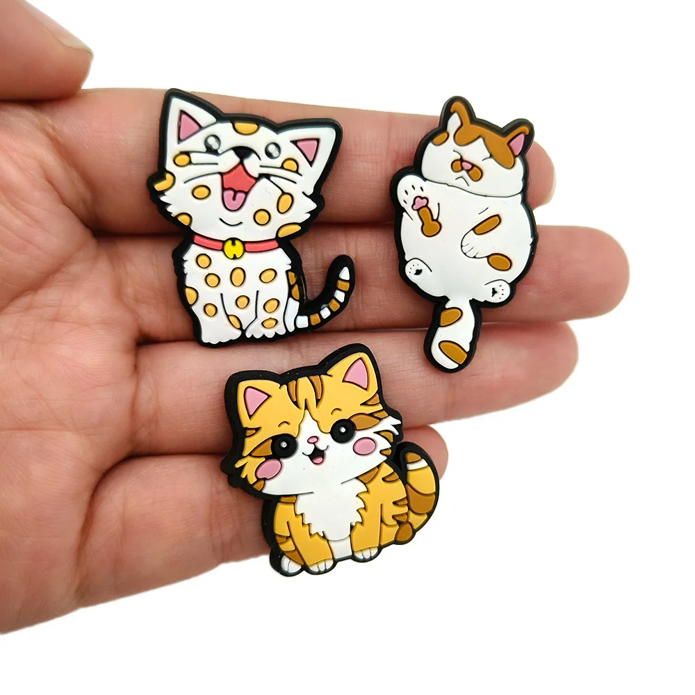 Gorąca sprzedaż 1Pcs Cute Cats Shoe Charms Pin for Crocs Akcesoria Dekoracja Bransoletka do butów Opaska na rękę DIY Dziewczyny Kobiety Prezenty imprezowe