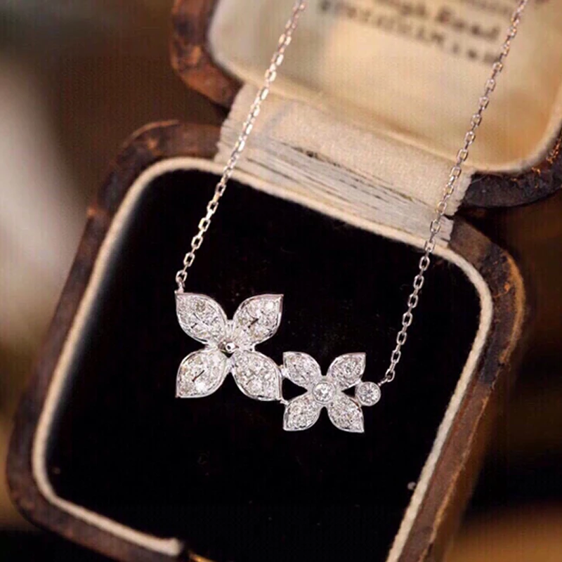 Aazuo 18K Pure White Gold Real Diamonds 4 Leafs Flowers Pendent With Chain Necklace Gifted For Women Engagement Wedding Party