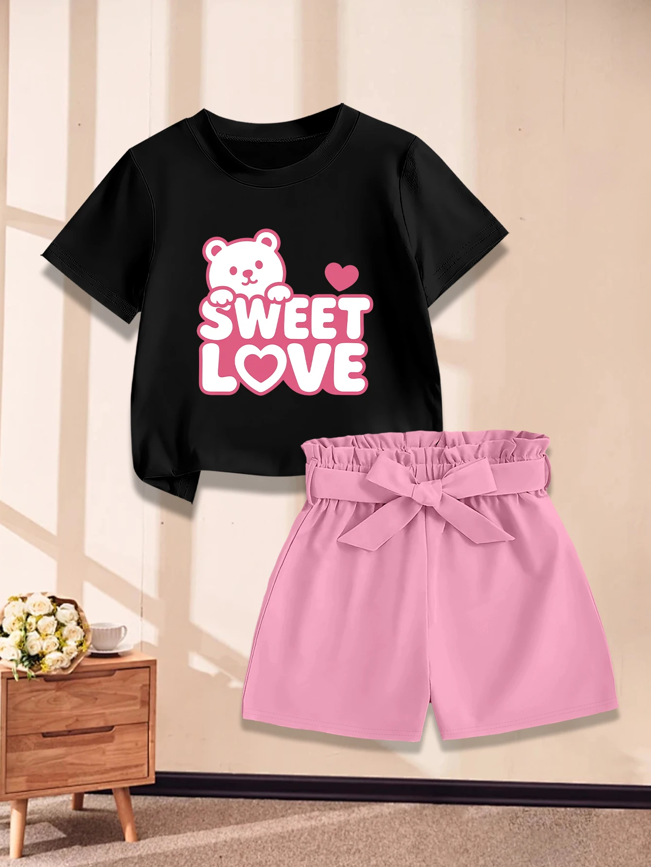 

2 предмета: комплект из шорт и топа для девочек с принтом мультяшного медведя, милый летний комплект с бантом