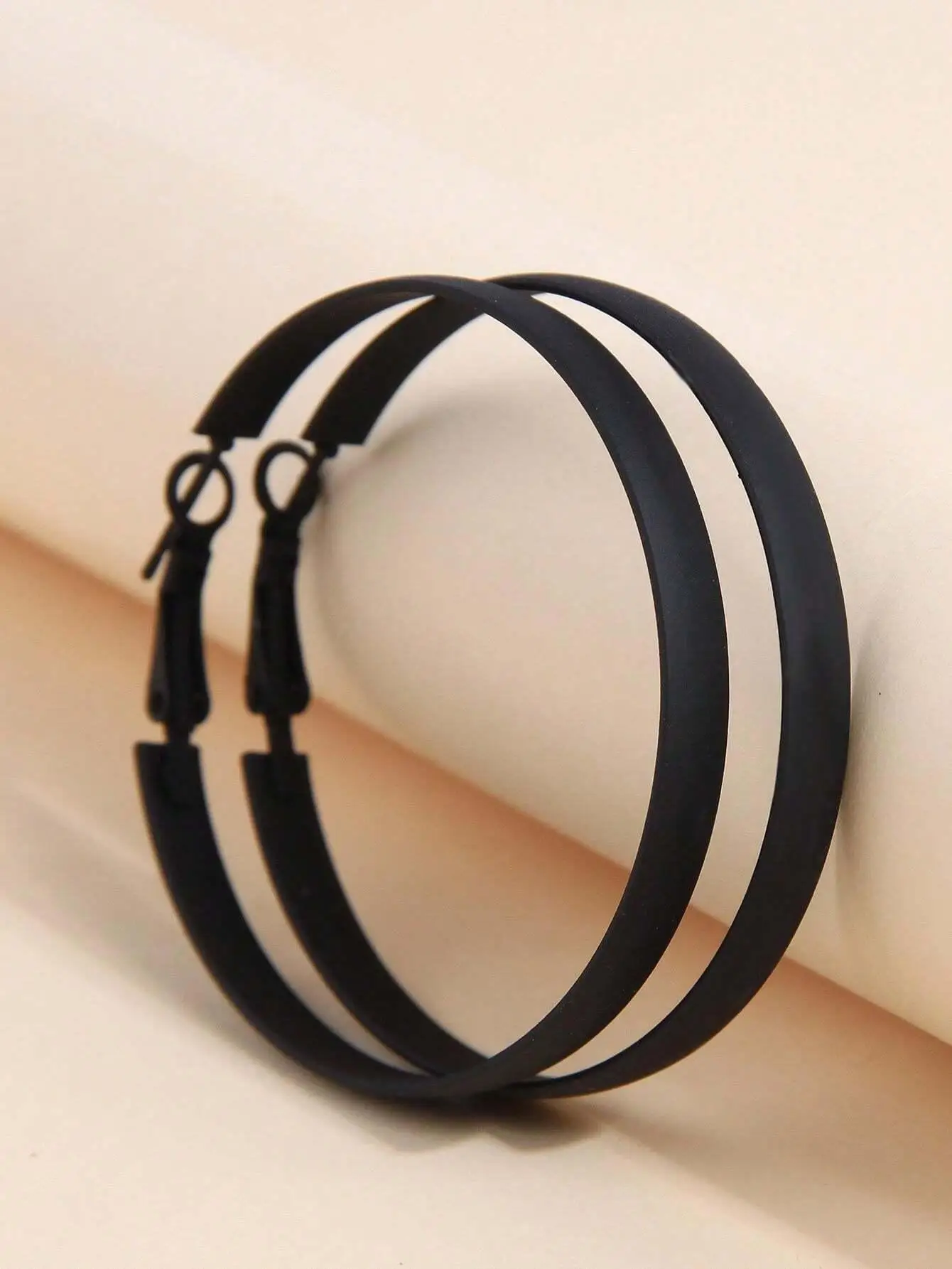 BLIJERY Trendy Fashion Black Color Big Hoop Earrings for Women Jewelry Punk Circle Earrings Basketball Brincos Femme Gift