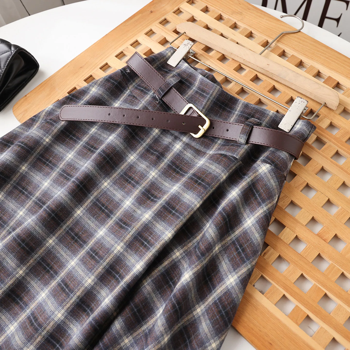 Vintage British Cotton Plaid A-line Skirt Women New Spring Irregular Belt Loose Midi Skirt Elegant Office Lady Workwear Versatil