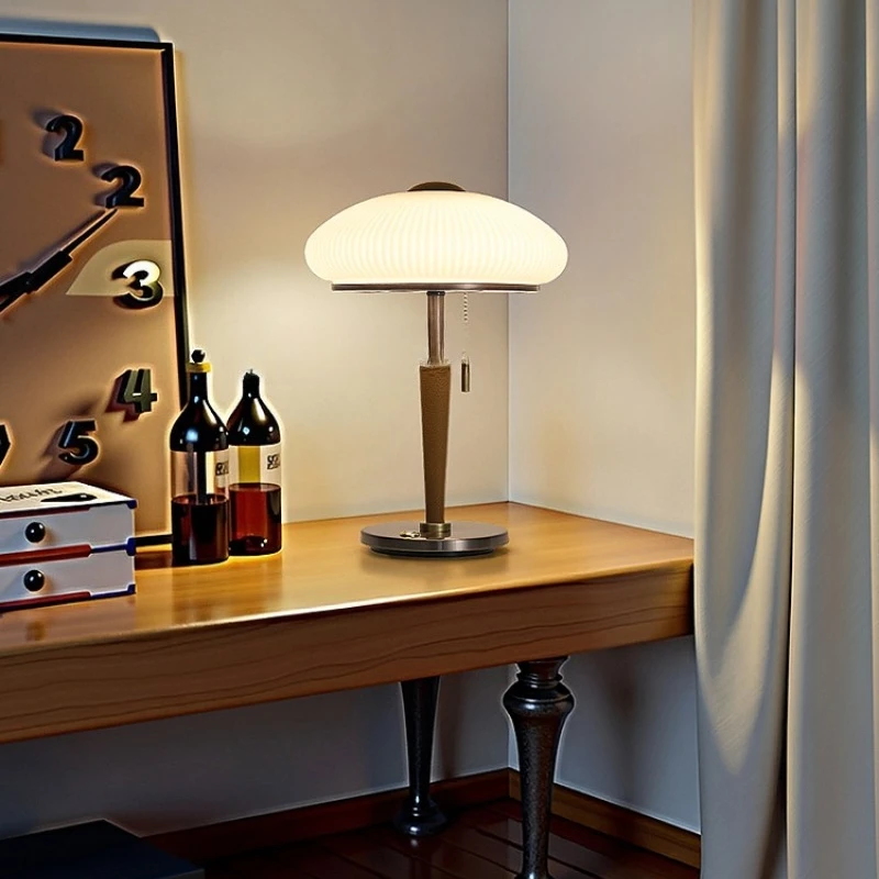 

Прикроватная тумбочка в средневековом стиле для главной спальни, настольная лампа для гостиной, ретро сенсорная лампа с затемнением, лампа для учебы, современный смысл