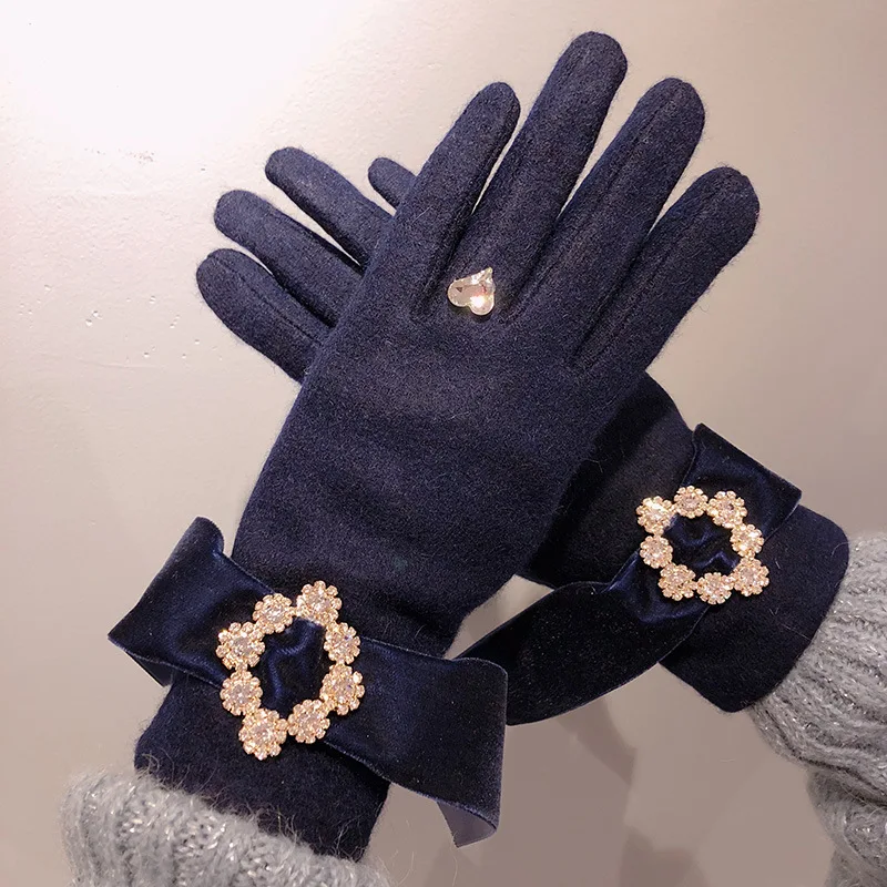 Women's Thicken Warm Velvet Lining Diamonds Beaded Woolen Gloves Female Winter Performance Party Driving Glove R2084