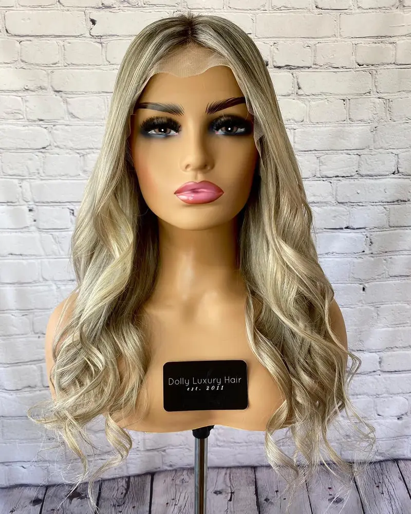 باروكات علوية من الدانتيل الصناعي باللون البني الكراميل مع جذور داكنة، مزيج الألوان العصرية، ألياف سمراء، مظهر واقعي، خط شعر طبيعي