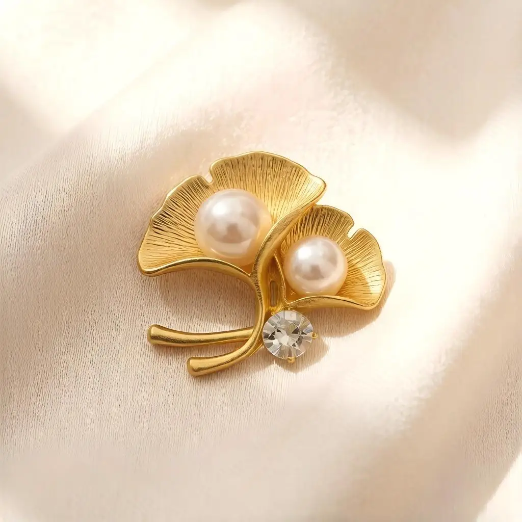 Autumn Knows Its Arrival with the Falling Leaves｜Handmade Ginkgo Leaf Brooch, High-End and Unique Design