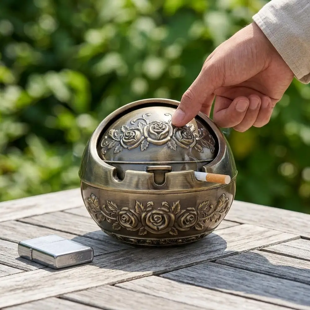 Metal Ashtray Smoking Windproof Vintage Lid Ornament Retro Cigarette Metal Decorative Gadgets Cigarettes Accessories