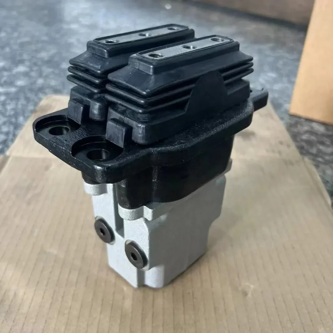 Excavator Hydraulic Foot Operated Valve ,DX70 Foot Pedal ,  pilot Control Valve