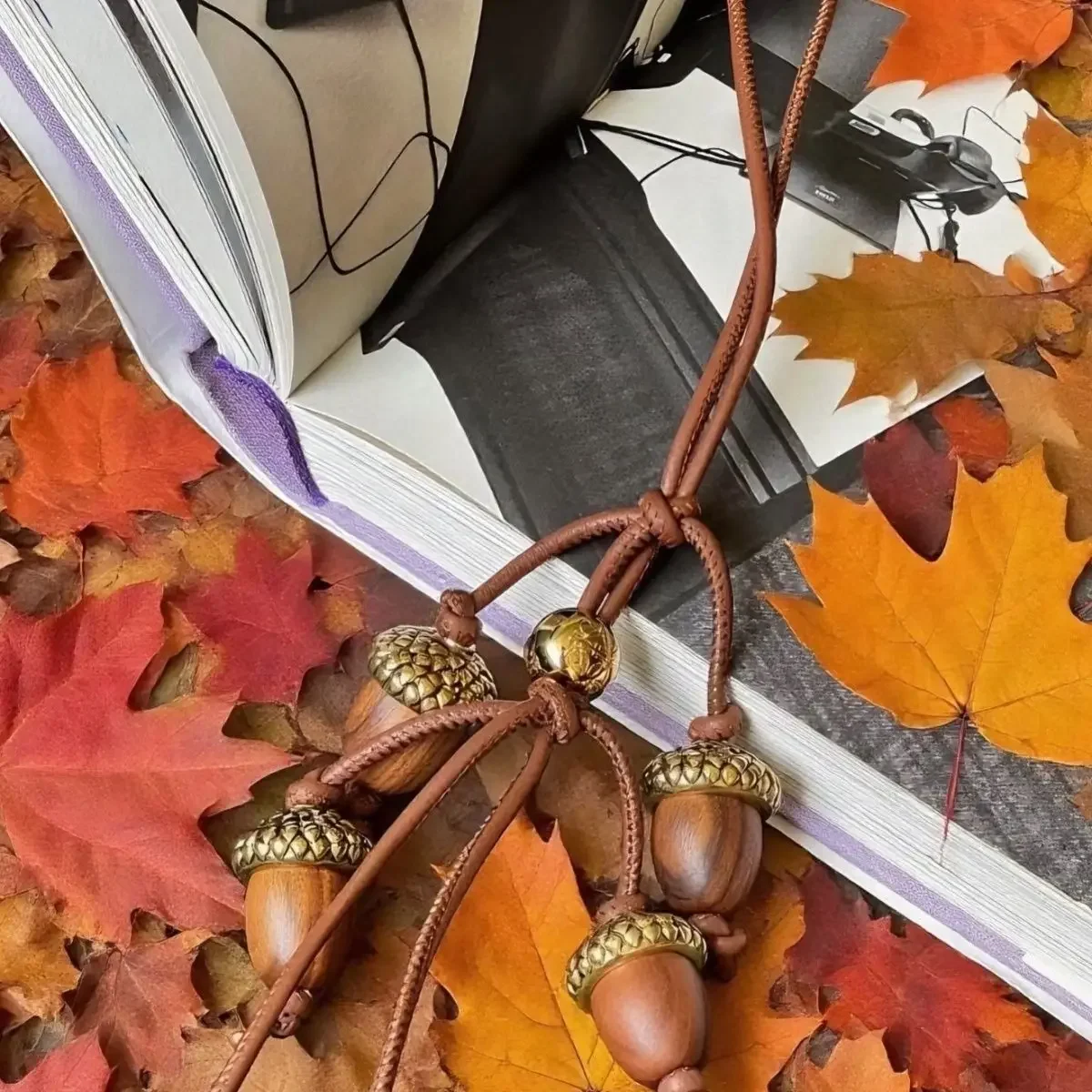 

2025 New Fashion Co branded Limited Autumn/Winter Oak Fruit Bag Pendant Accessories Trendy Versatile Bag Hanging