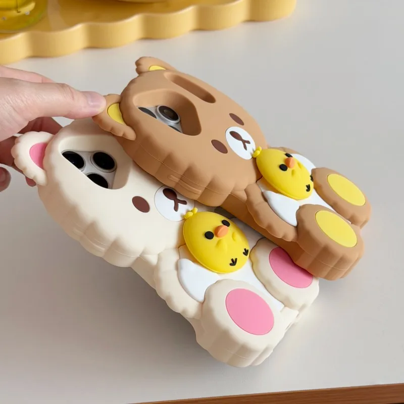 Silikonowe etui na telefon 3D Rilakkuma Bear Hugging Duck, miękkie, odporne na wstrząsy, urocze etui z kreskówkowym motywem dla iPhone 17 17Pro 16 15 14 13 Pro Max — zdjęcie produktu 4