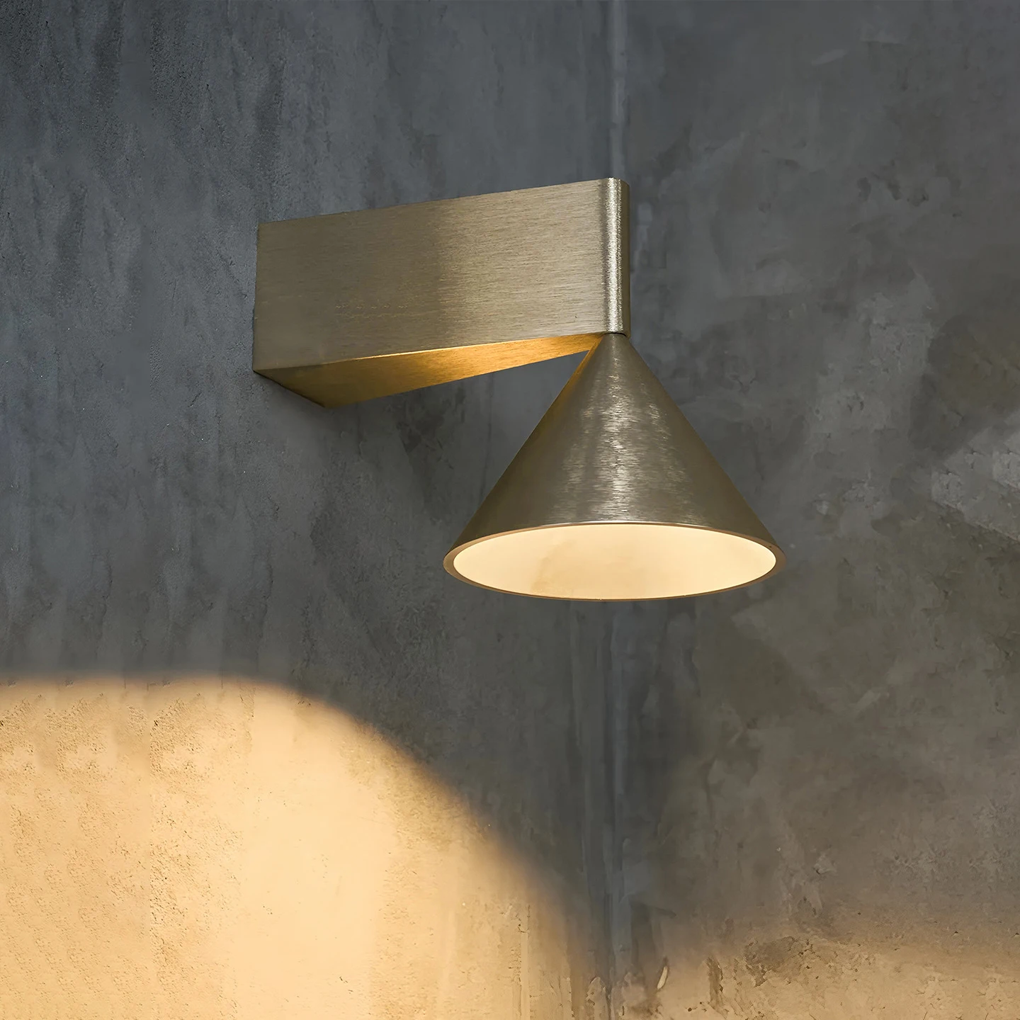 Led Bedroom Bedside Wall Lamp, Conical Geometric Minimalist Italian Minimalist High-End Background Wall Corridor Lamp 110-220V