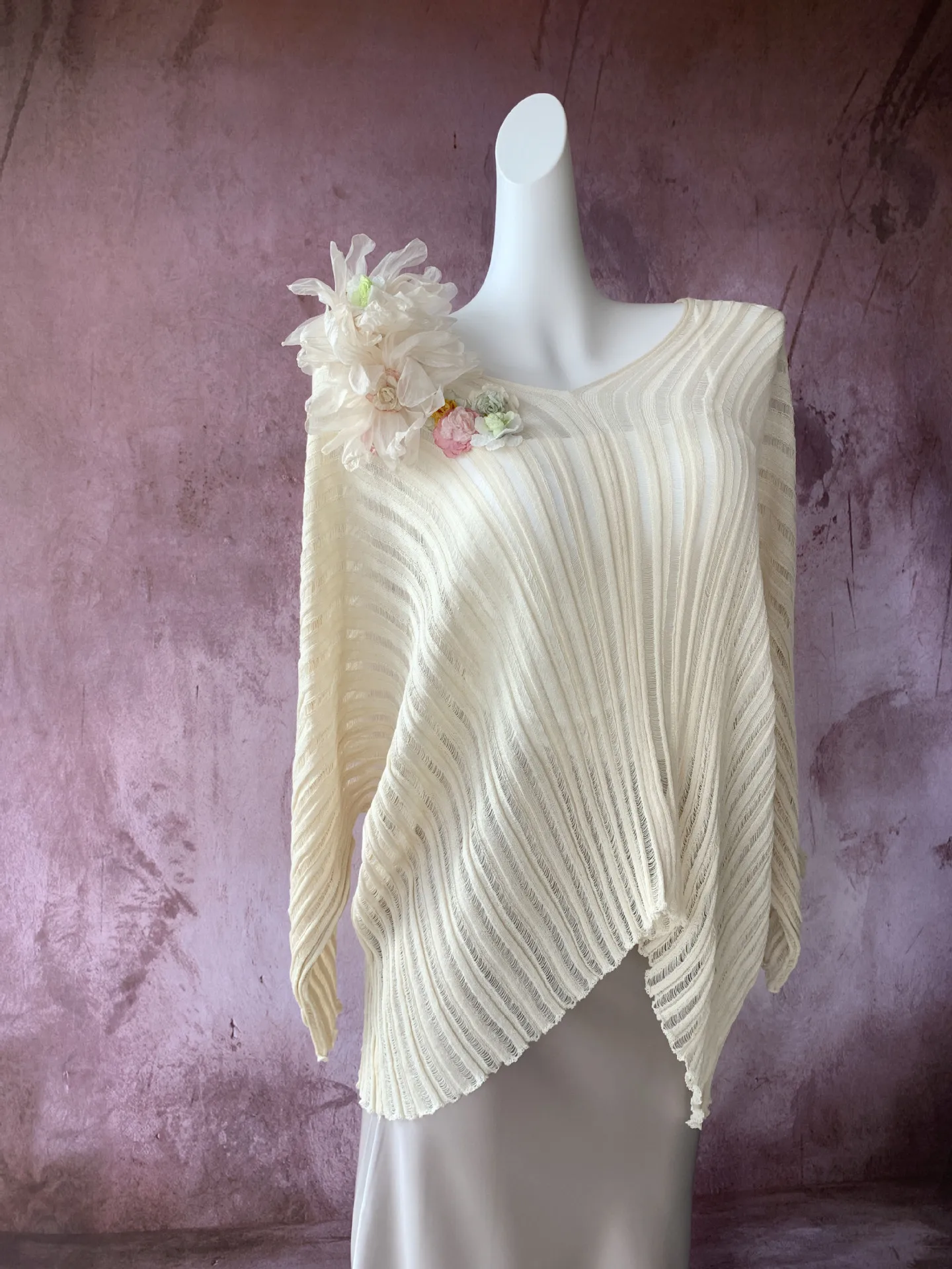 

Женский весенне-летний оригинальный дизайн, новые цветы, вязаный ленивый стиль, свободный крой, нерегулярный ледяной шелк, солнцезащитный топ с длинными рукавами