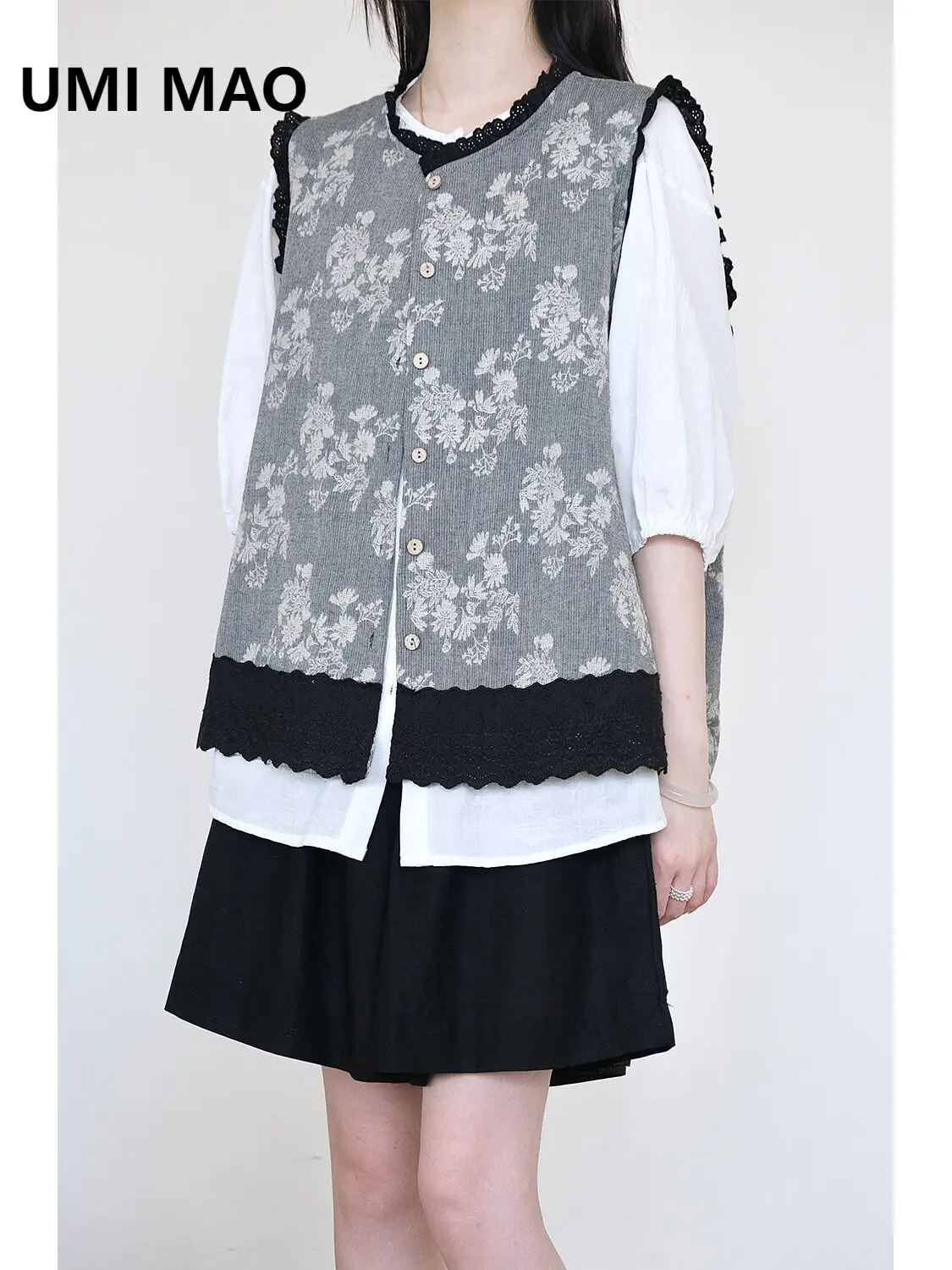 

UMI MAO Niche Design Sense Lace Lace Lace Patchwork Vest Loose And Versatile Artistic Retro Slimming Top Femme