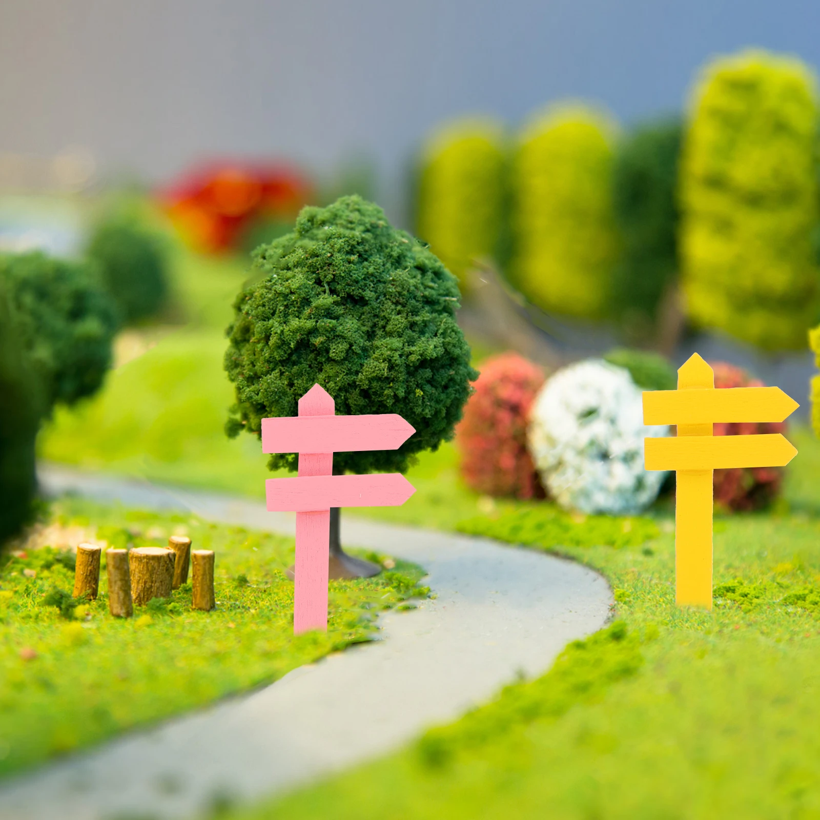 

10 Pcs Wooden Gardening Labels Multicolor Easy Insert Soil Safe Mini Road Sign Landscape Decor Fence