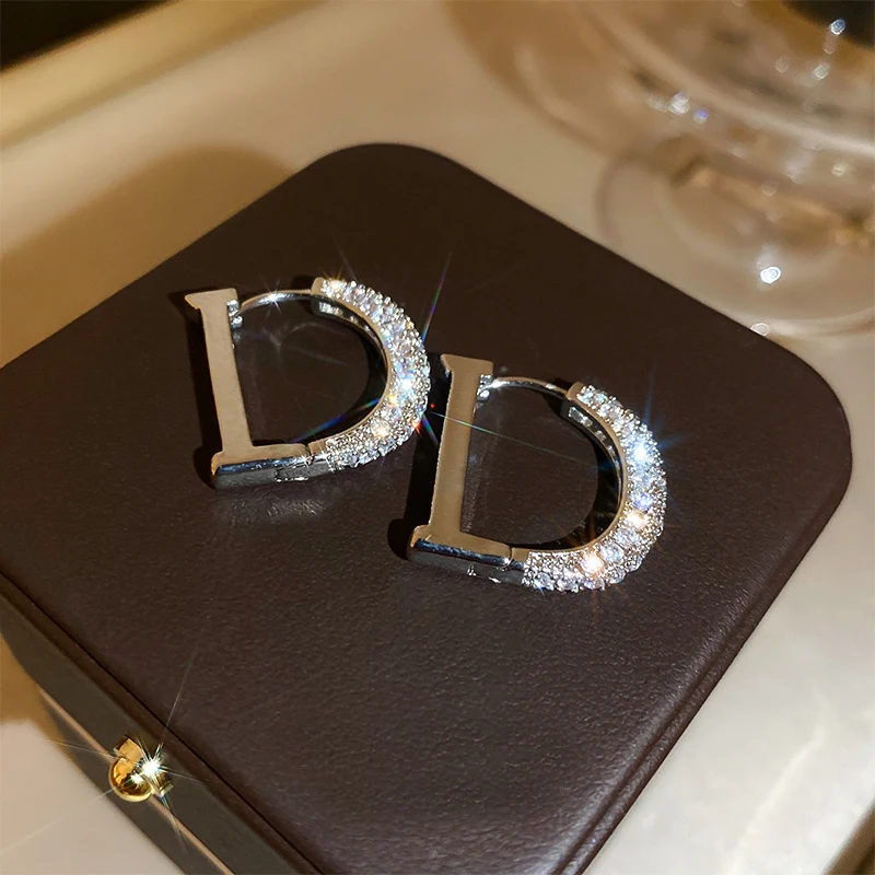 New Fashion Full of Rhinestone Letter D Earrings For Women Luxury Brand Gold Color Metal Small Earrings Party Jewelry Gift