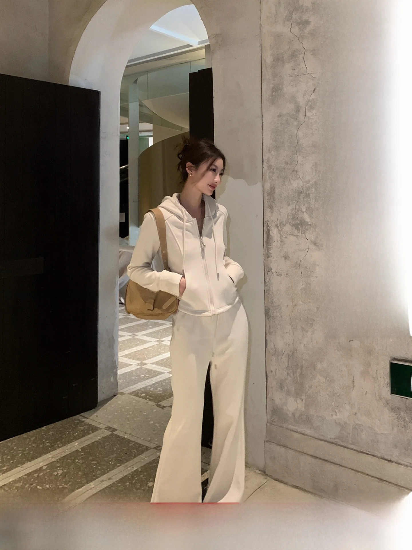 

Комплект спортивной одежды GV Thiened Fce для женщин: облегающие брюки с высокой талией и длинные рукава, цветной, зимний, новинка