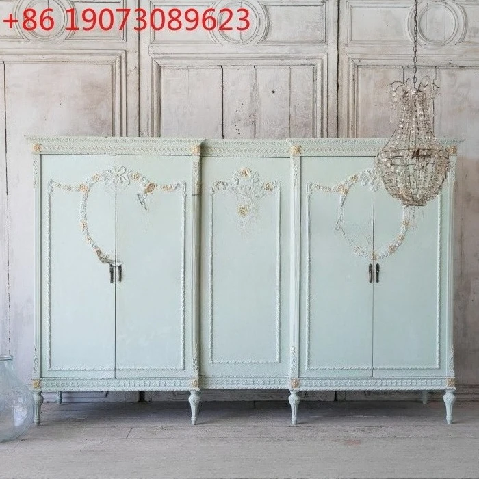 

Антикварный резной шкаф в стиле ретро, старый резной шкаф, неоклассический шкафчик