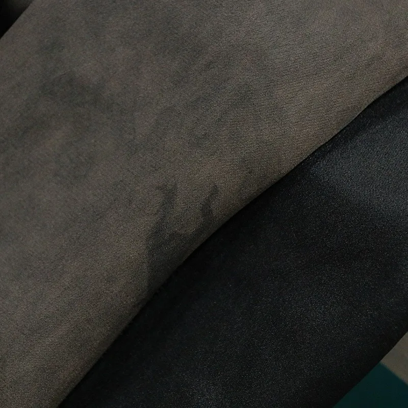 ผ้าไหมซาตินเนื้อหนาสองด้าน ลายมัดย้อมจากพืช  สมบัติทางวัฒนธรรมที่ไม่มีรูปแบบทางกายภาพ  ผ้าเซียงหยุนซา  สำหรับชุดสูท  ออกแบบโดยดีไซเนอร์