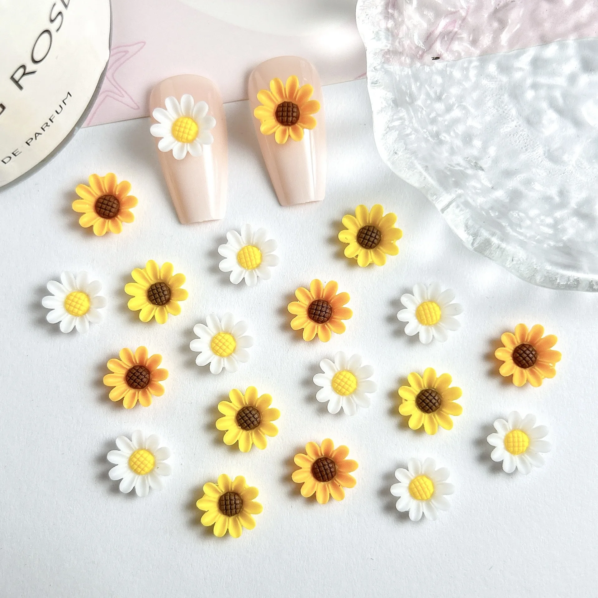 30PCS 3D Acrylic Flower Nail Art Daisy Sunflower Accessories Charms Parts Design For Nails Decoration Manicure Supplies Material