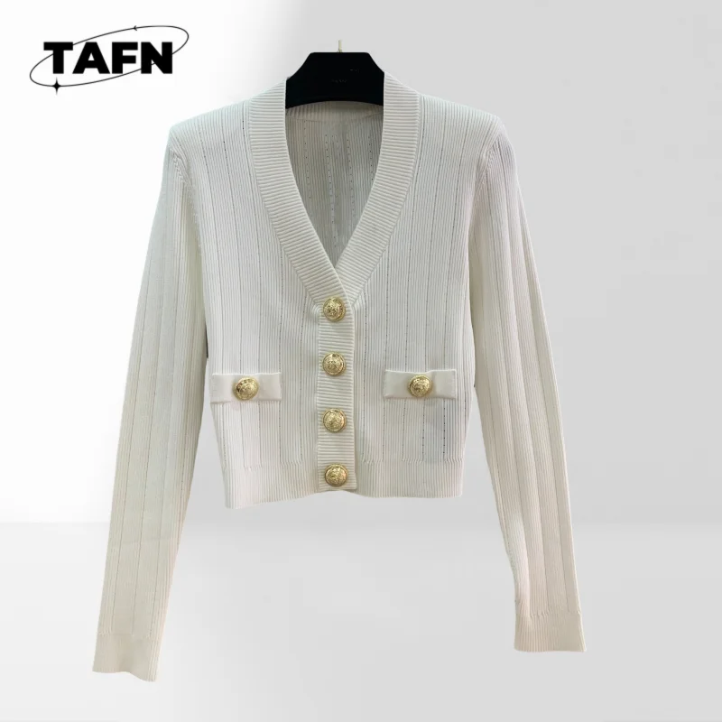 

Women's Premium Retro-Inspired Cashmere Cardigan – Stylish and Cozy for 2025 Warm, and Perfect for Casual Settings AK0525