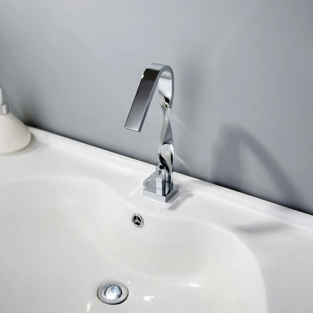 

2020, новая модель дизайна, хромированный смеситель для раковины с одной ручкой