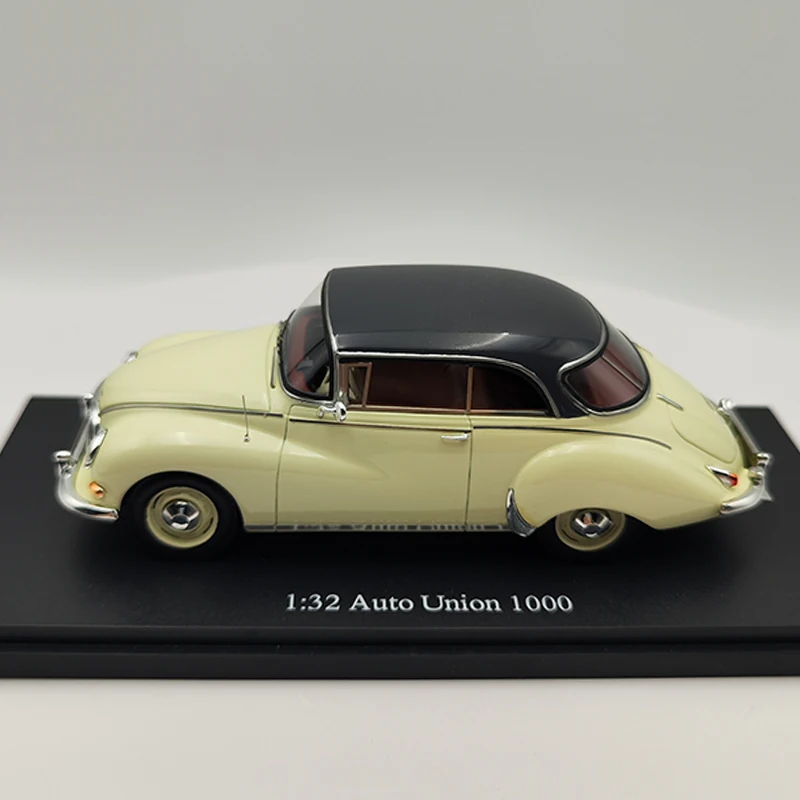 1:32 Scale Resin Auto Union 1000 Coupe Toys Vintage Car Model Milky White Classic Adult Souvenir Collectible Gift Static Display