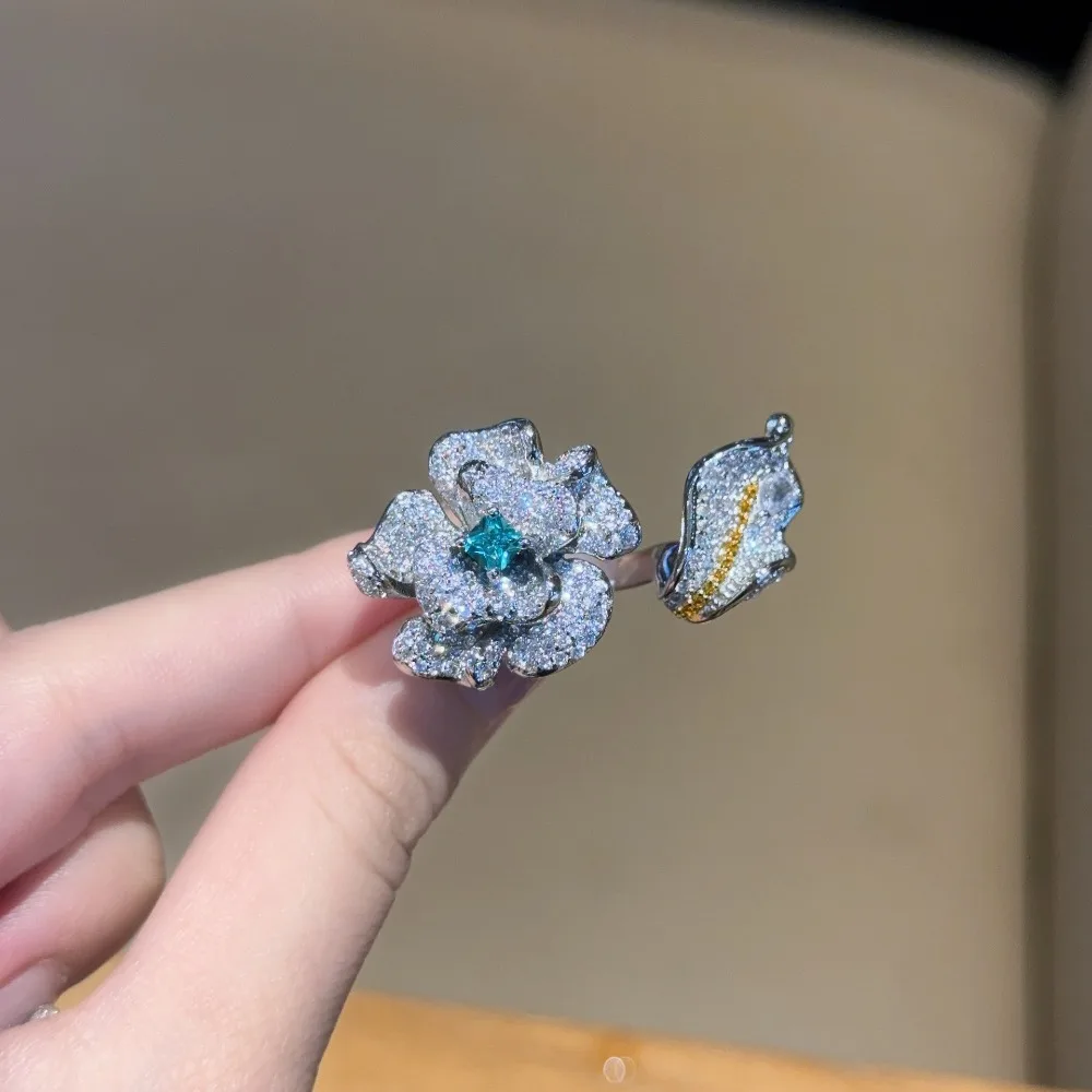 Brillian New Luxury Luxury Luxury Flower Leaf Ring Women's Wedding Ball Noble Exaggerated Fashion Accessories Holiday Gifts