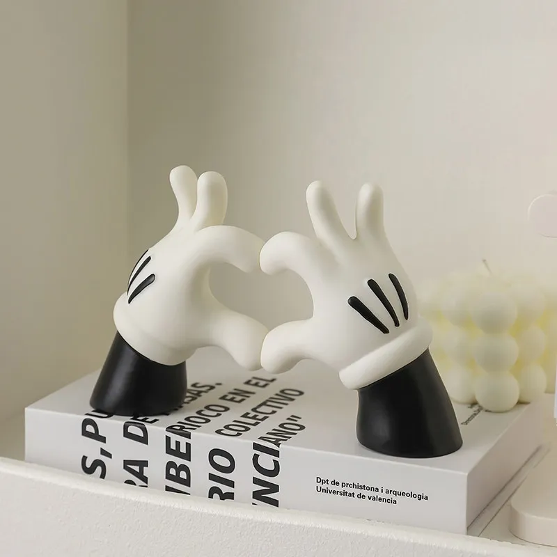 Creative and cute Mickey Bixin hand ornament, living room high-end porch TV cabinet desktop, niche home decoration