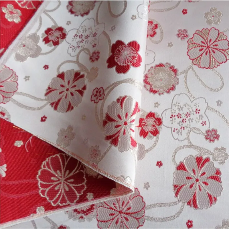Fashionable golden silk brocade with traditional Chinese jacquard fabric crisp edges and petal fashion