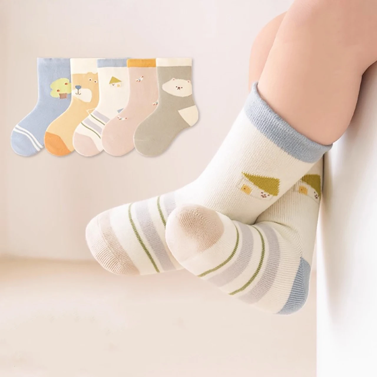 

5 пар весенне-осенних детских хлопковых носков для детей 0-5 лет, средние носки-трубы для мальчиков и девочек, милые детские носки до середины икры с героями мультфильмов, мягкая обувь для новорожденных