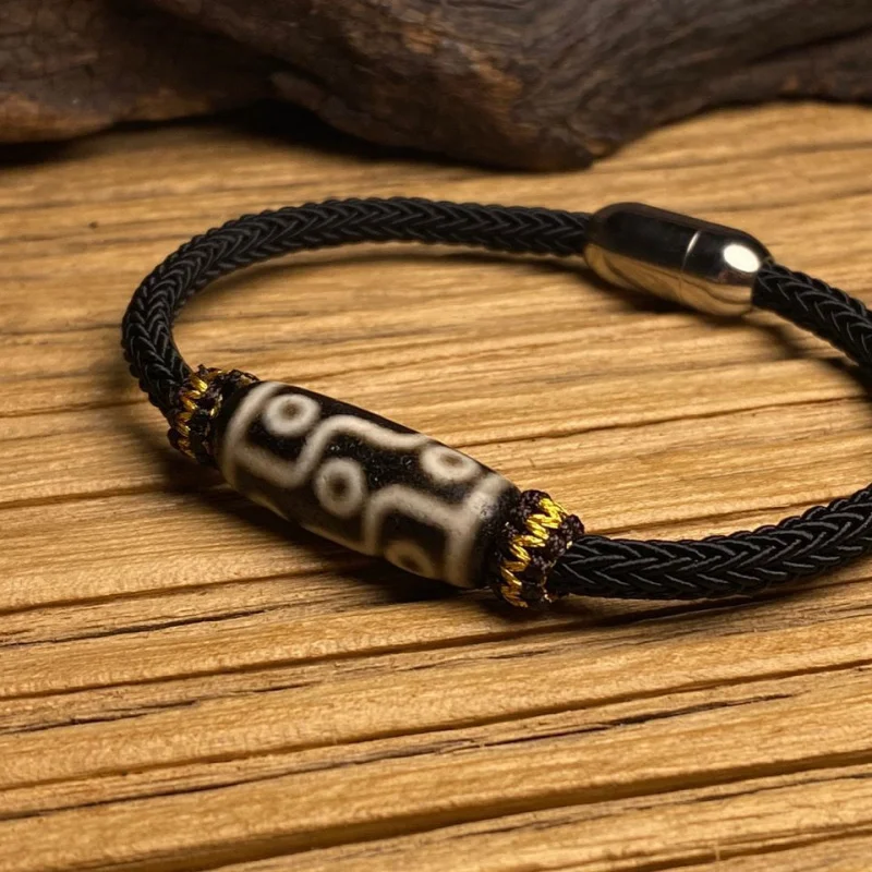 

Authentic Tibetan Nine-Eyed Dzi Bead Bracelet, Natural Agate from Old Mines, Unisex Wristband for Attracting Wealth and Fortune