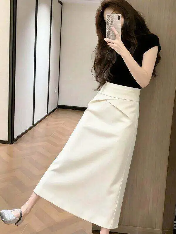 

Black T-Shirt High Waist Skirt Two-Piece Set Women's Fashion Spring Collection Comfortable Warm Casual Korean Style