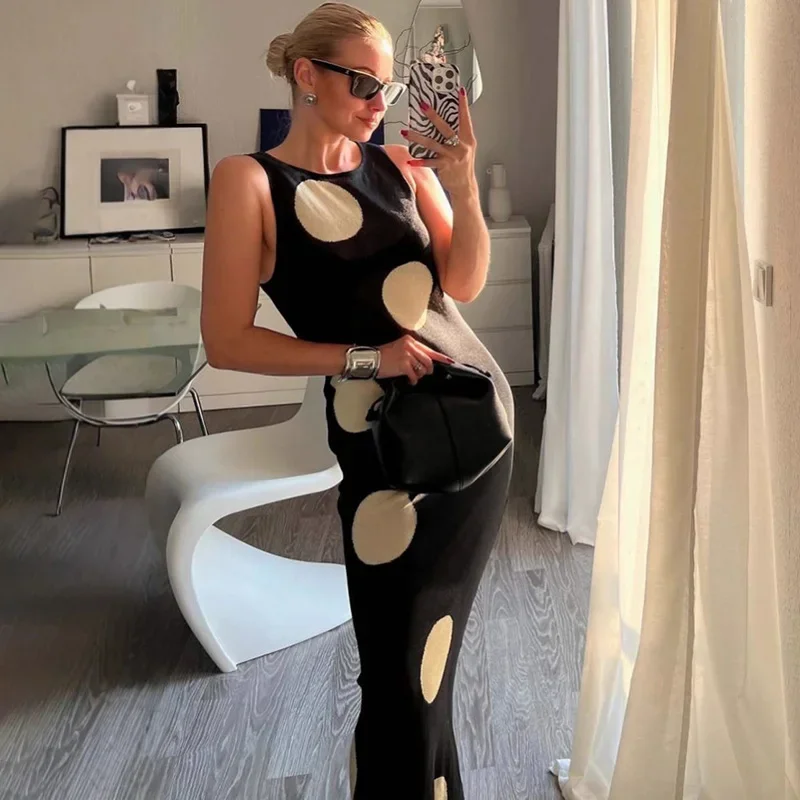 2025 Polka Dot Gestrickte Maxi Kleid Weibliche Ärmellose Böhmischen Strand Perspektive Langes Kleid Gerade Tank Kleid Sommer Neue