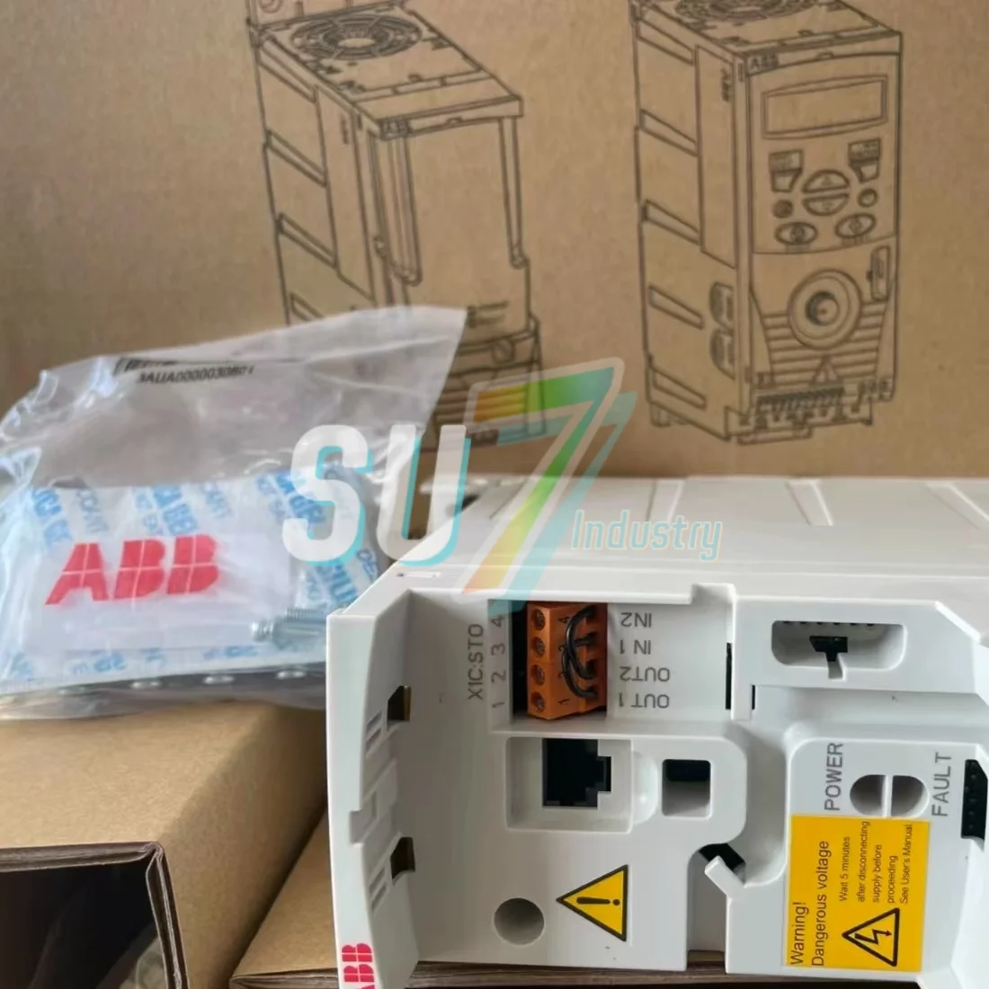 周波数コンバータ ACS355-01E-04A7-2 ACS355-01E-06A7-2 倉庫に新入荷