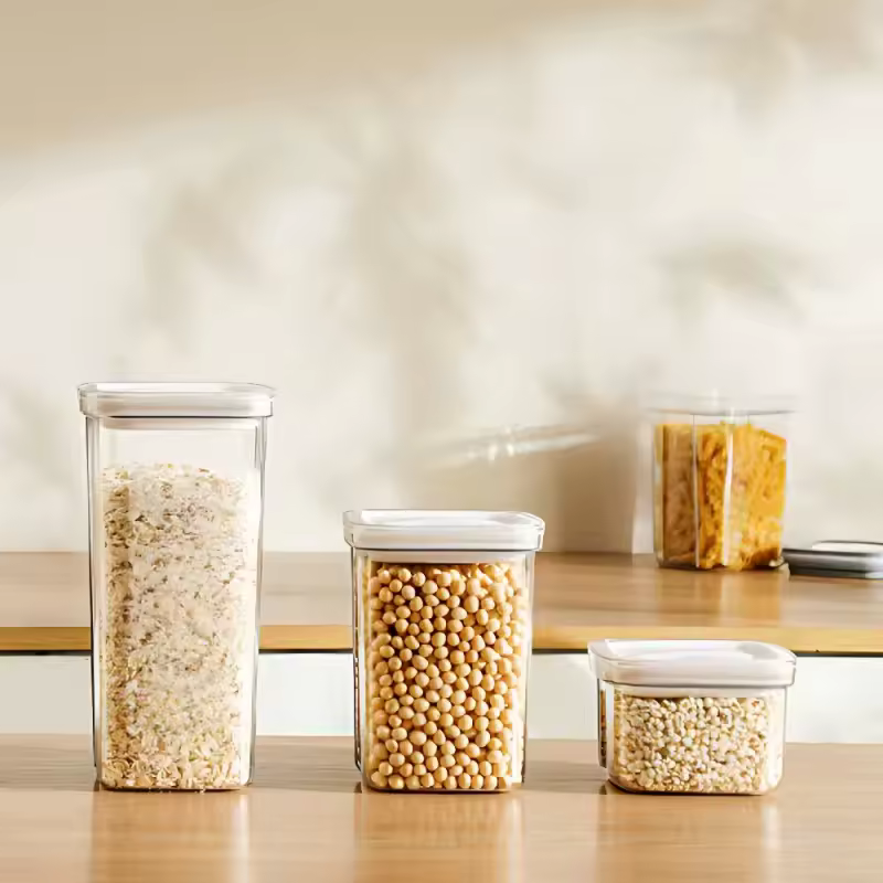 세탁 세제 용기와 커피 원두 용기의 비교 모습