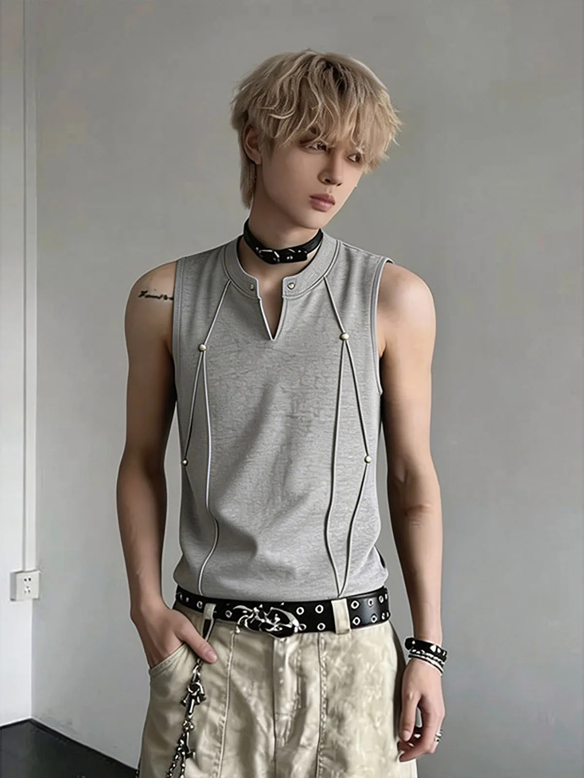 Gray Deconstructed Rivet V-neck Vest Men's Summer Design Sleeveless Overhead Outdoor Casual Style  Color Sweat Vest