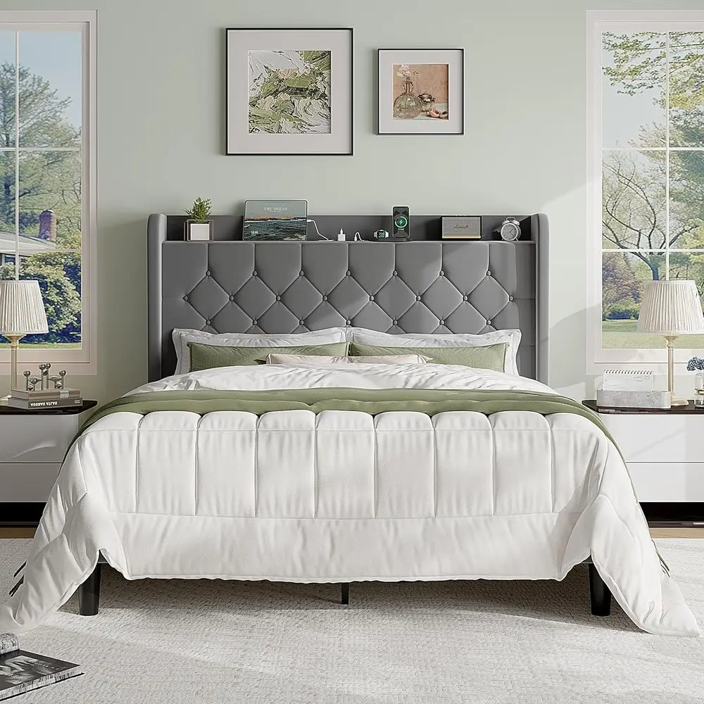 

Серая кровать-платформа размера «queen-size» со встроенной зарядной станцией, бархатное изголовье со спинкой, хранилище, деревянная опора для планок, без коробчатой пружины R