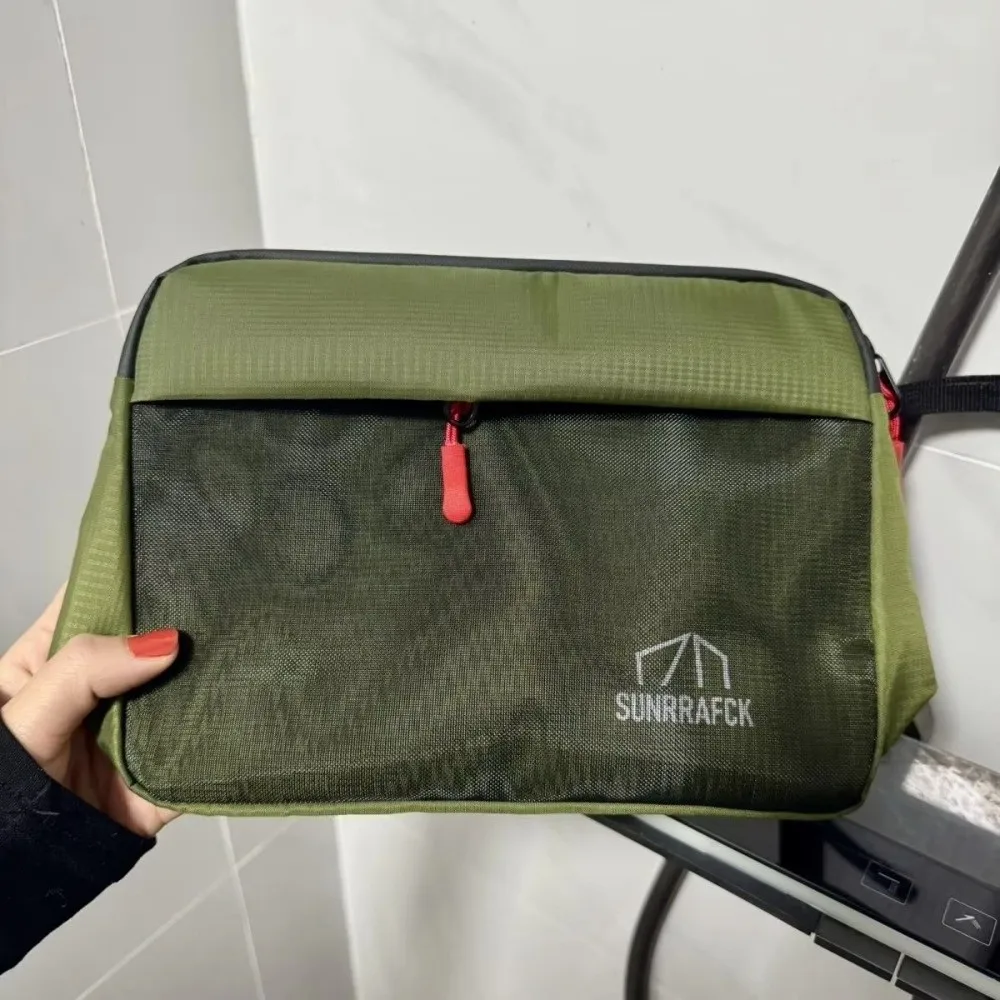 Triangular Collection Bag Lightweight Mesh Travel Storage Bag Multi-Functional Wear-Resistant Rinse Bags Hotel Toiletries Bag