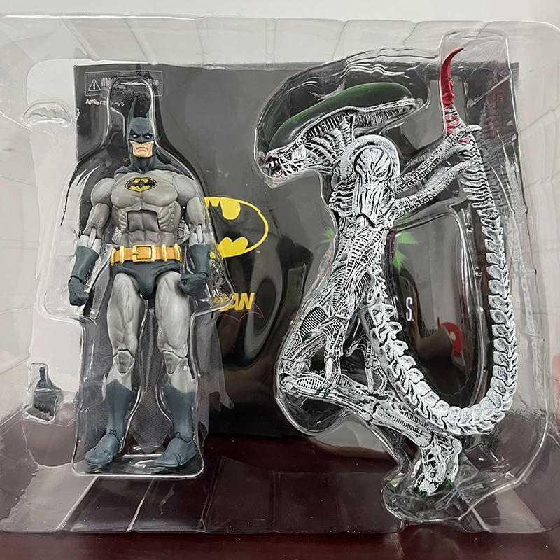 بروس واين مقابل شخصية أكشن سوبرمان الغريبة ، Xenomorph NYCC ، ألعاب موديل قابلة للتحصيل ، العام الجديد الحالي ، 2 ، في كل مجموعة