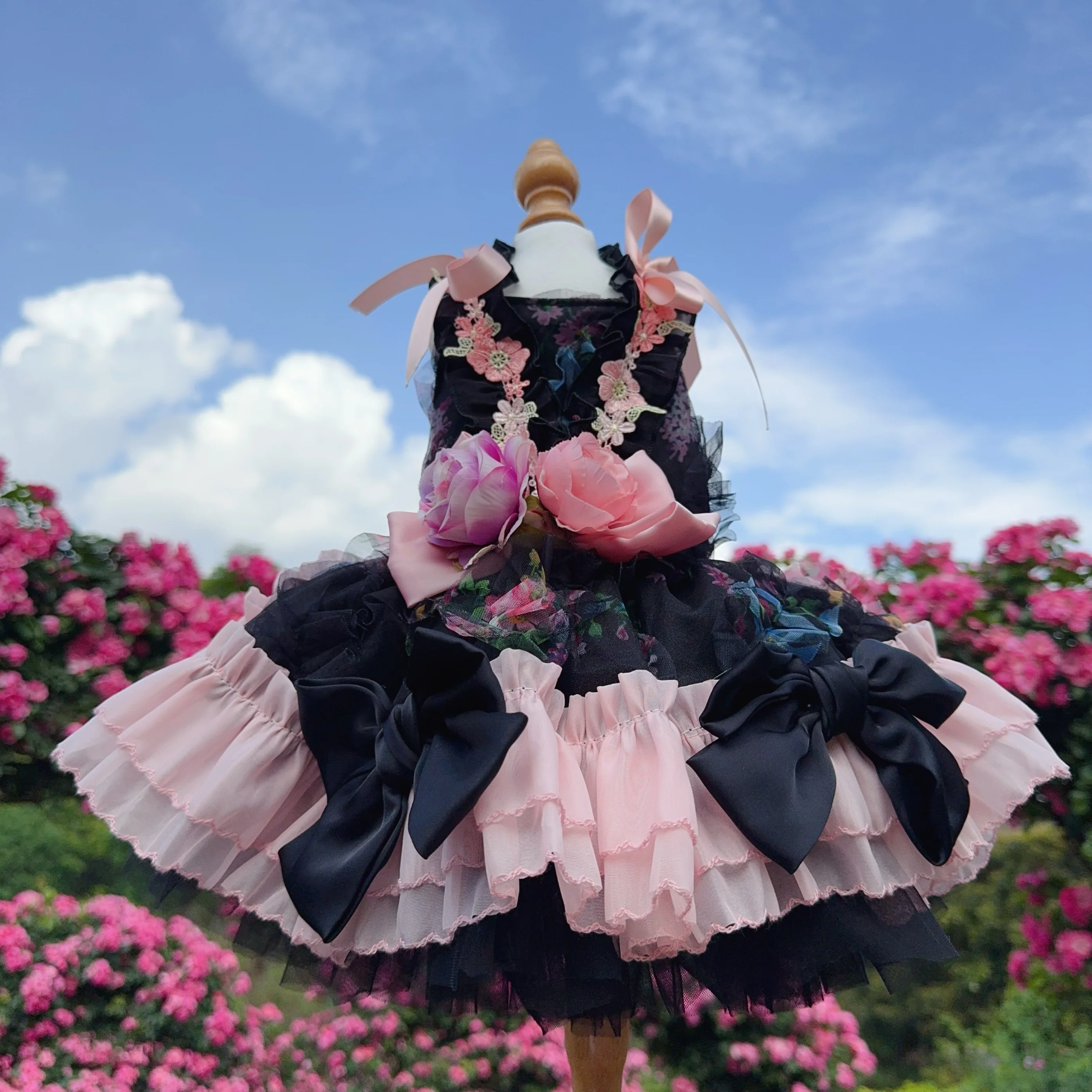 Luxury High-end Black Pink Roseflower Pet Dog Clothes Handmade Long Tail Princess Dress For Small Medium Dog Photography Skirts