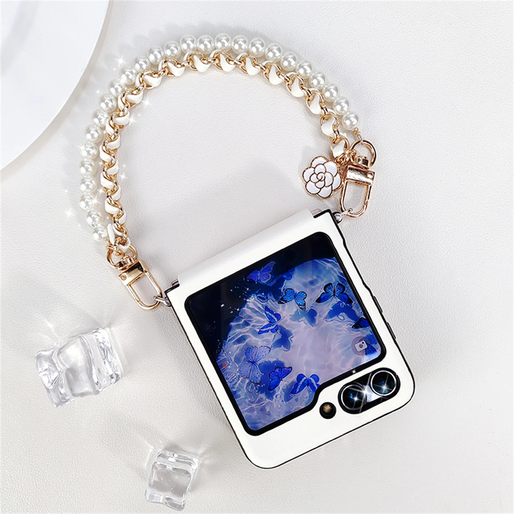 Korean ins White Pearl Camellia Leather Chain Phone Case for Samsung Galaxy Z Flip 5 5G Z Flip6 Zflip3 Zflip4 Back Cover Funda