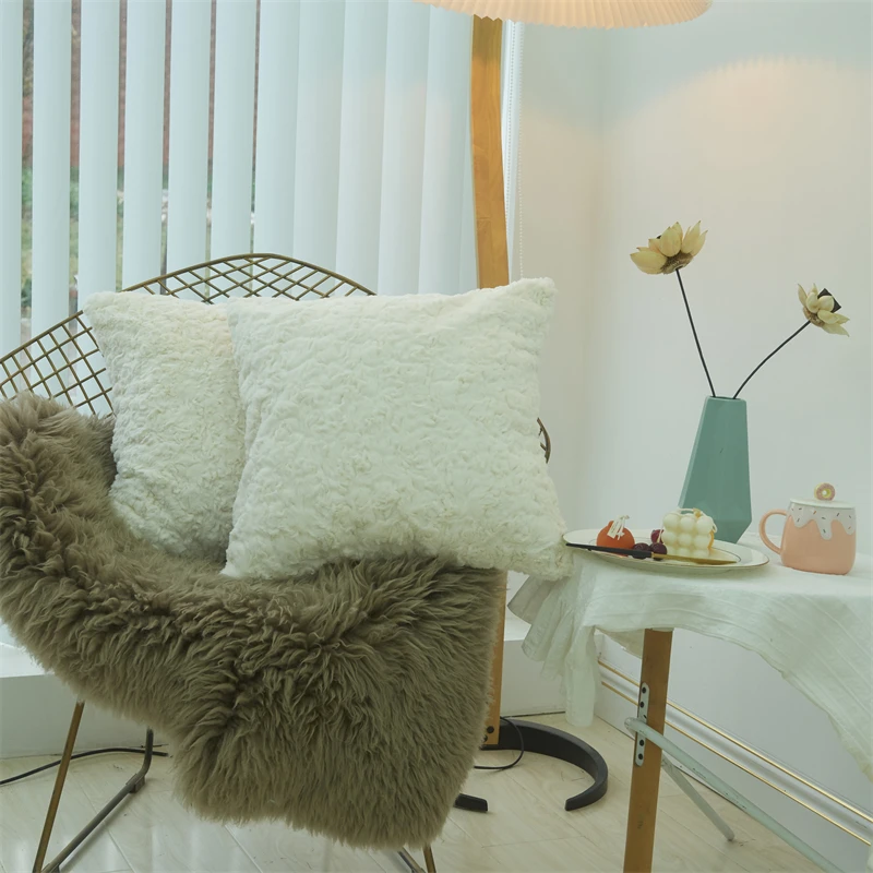 

Plush Pillow Cover 45*45cm White Winter Essential Suitable For Living Room Sofa Cushion Cover Decorative Home Pillowcase