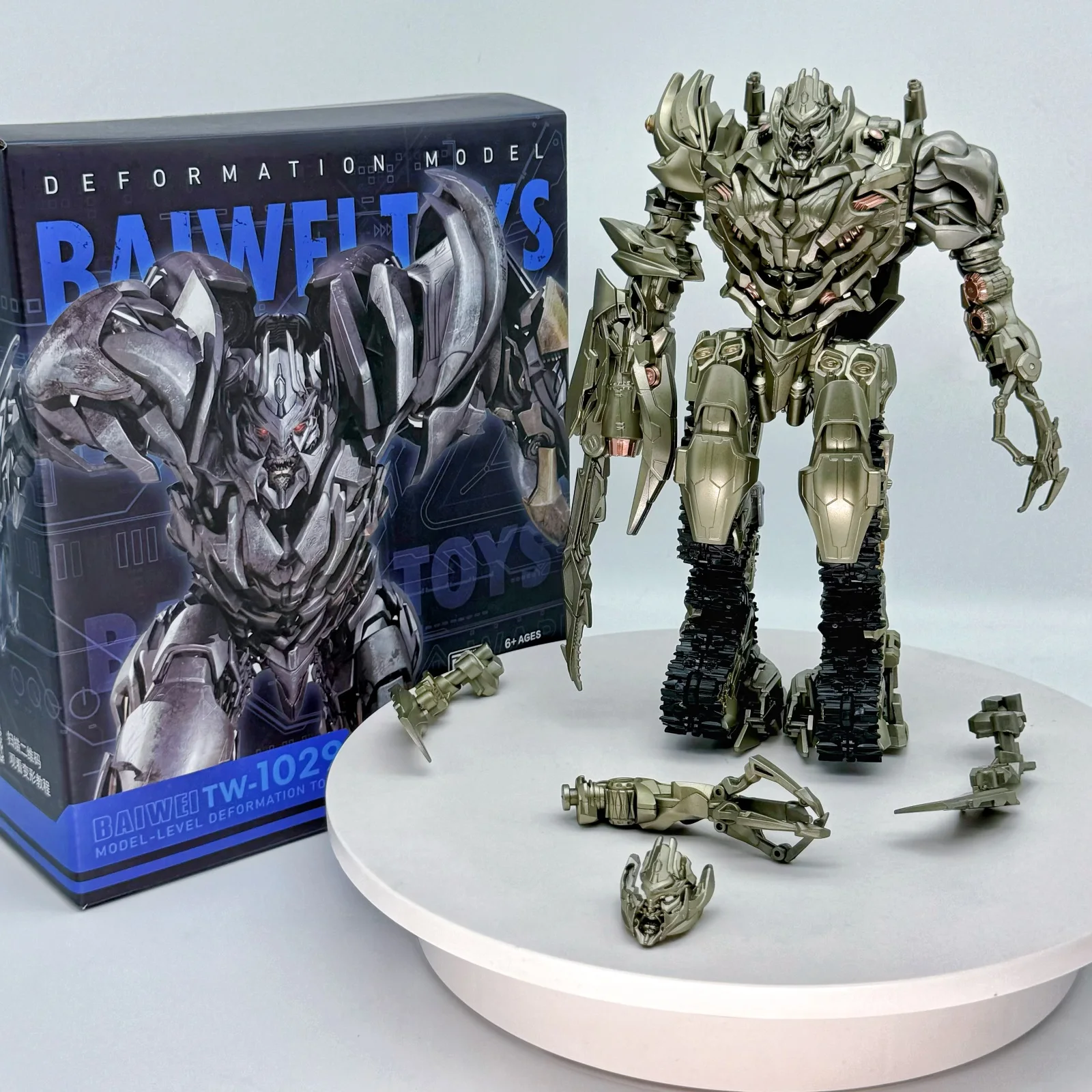 BAIWEI Transformation TW1029 Toys Megatank Galvatron Action Figure Anime Movie Deformation Robot Model