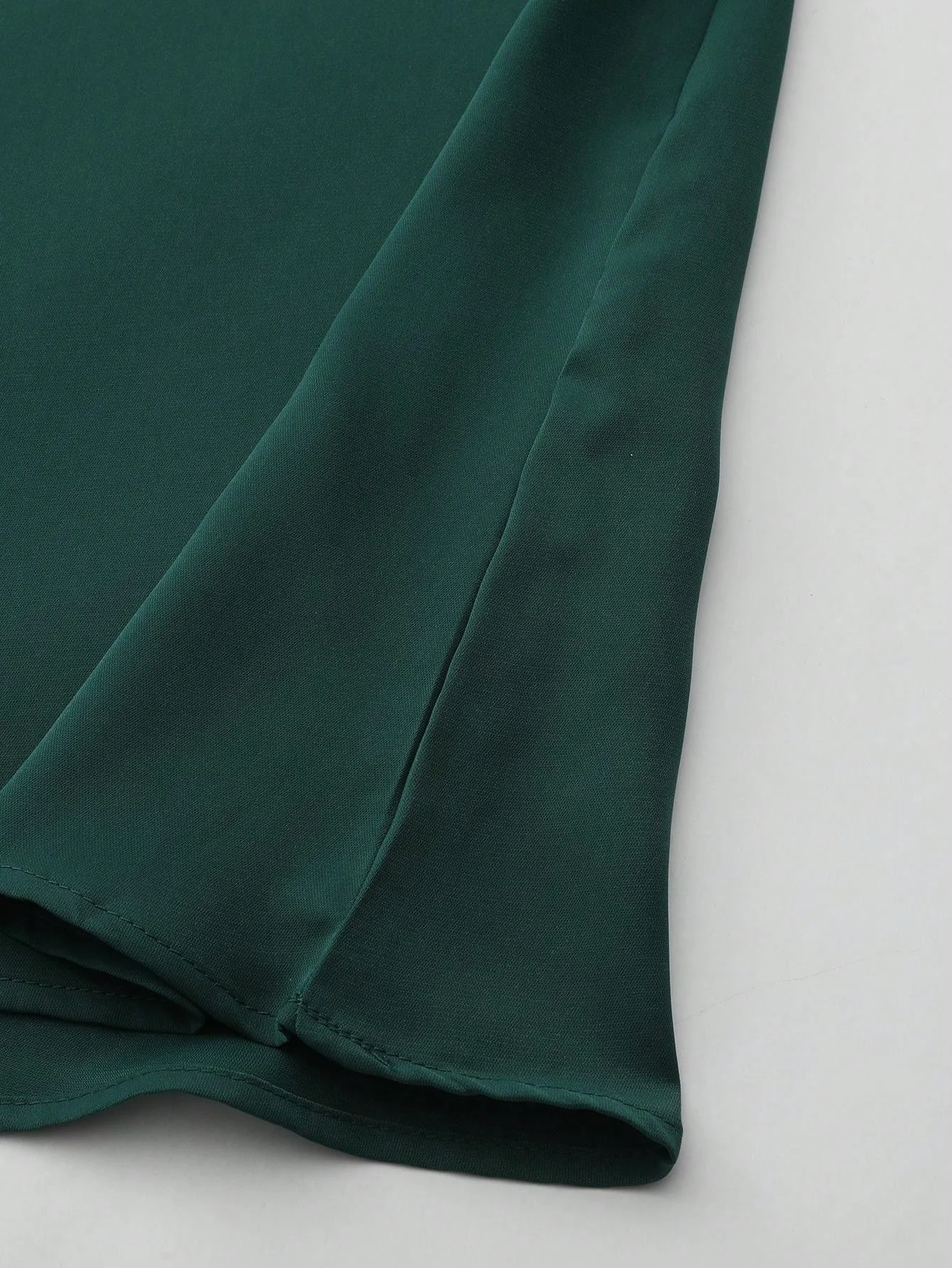 2025 New Muslim Men's Robe Elegant Retro Robe Round Neck Loose Men's Festival Robe Moroccan Style Luxury Simple Robe