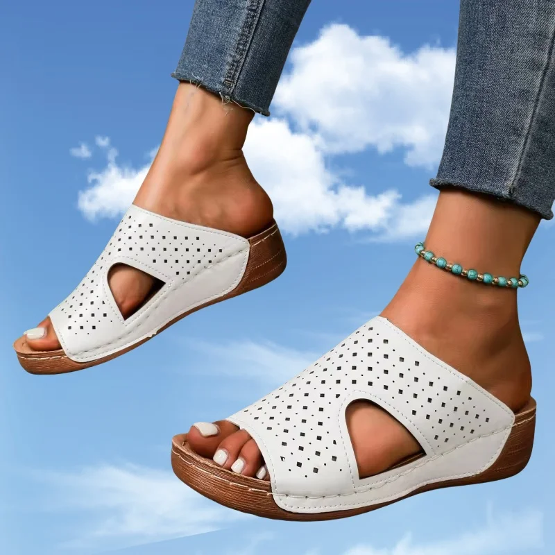 

Fashionable New Non-slip Outside Wear Women's Flat Slippers Summer Round-toe Fish Mouth Sexy Lightweight Beach Slippers