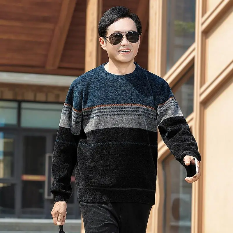 

Теплая зимняя одежда для мужчин среднего возраста: дышащее нижнее белье и свитшоты для пап.