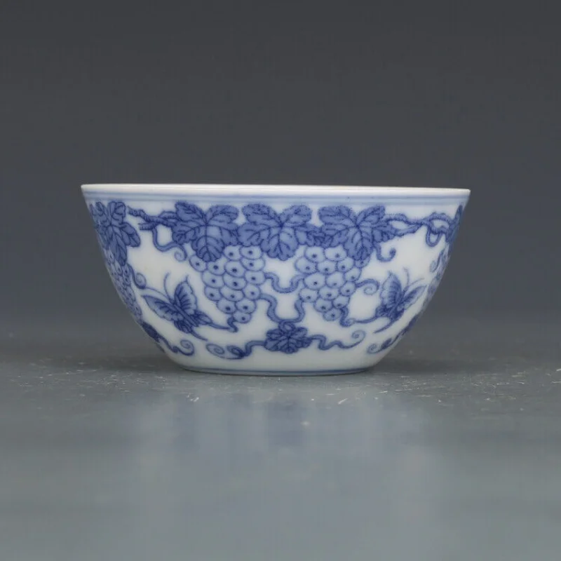 

3.1" Good Chinese Jingdezhen Blue and White Porcelain Grapevine Cups
