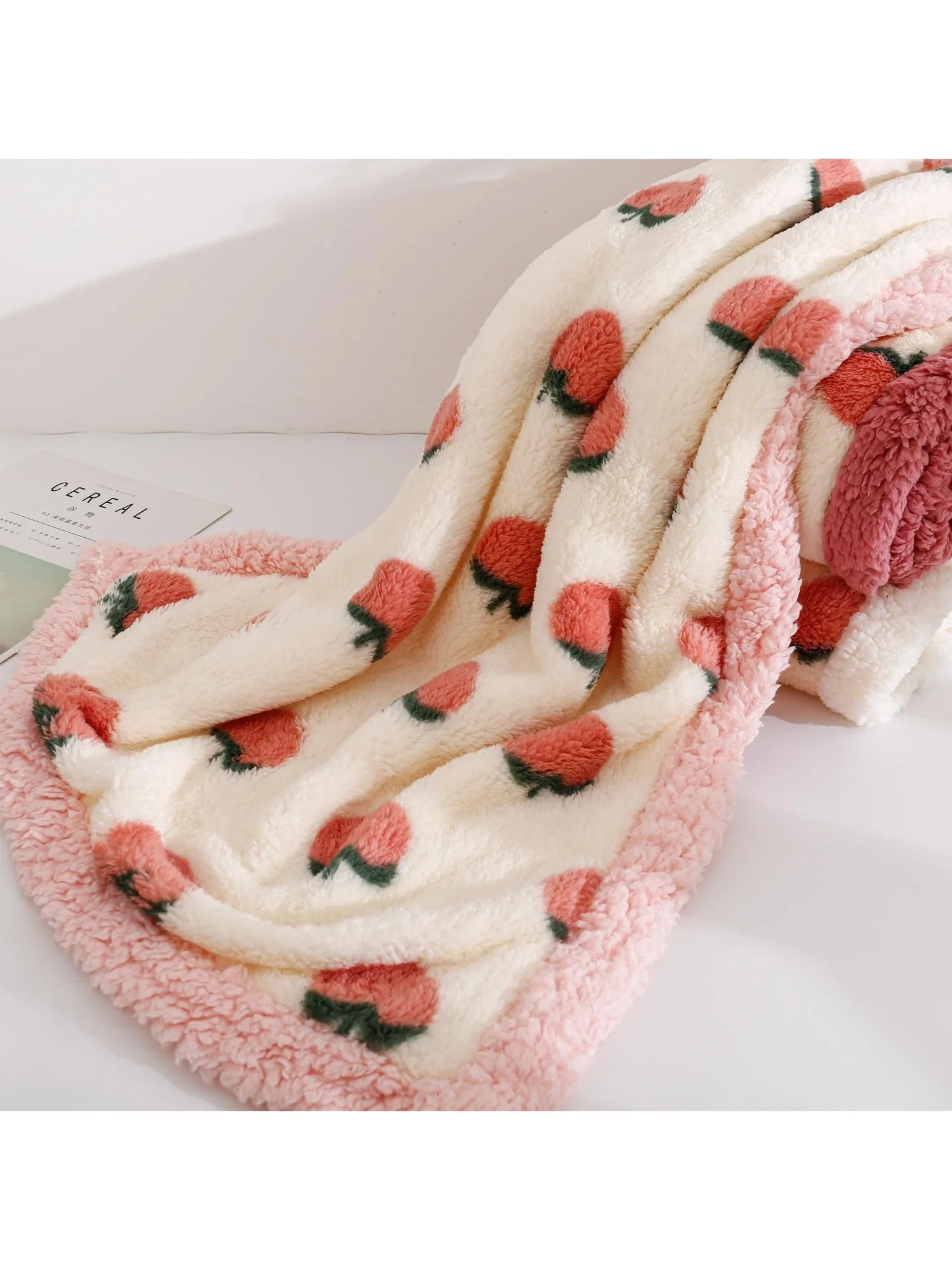 

Thiened Double Layer Warm Pet Blanket Flannel Furry Blanket Doggie Coat Dog Bedding Pad Soft Cozy Pet Cover for Dogs