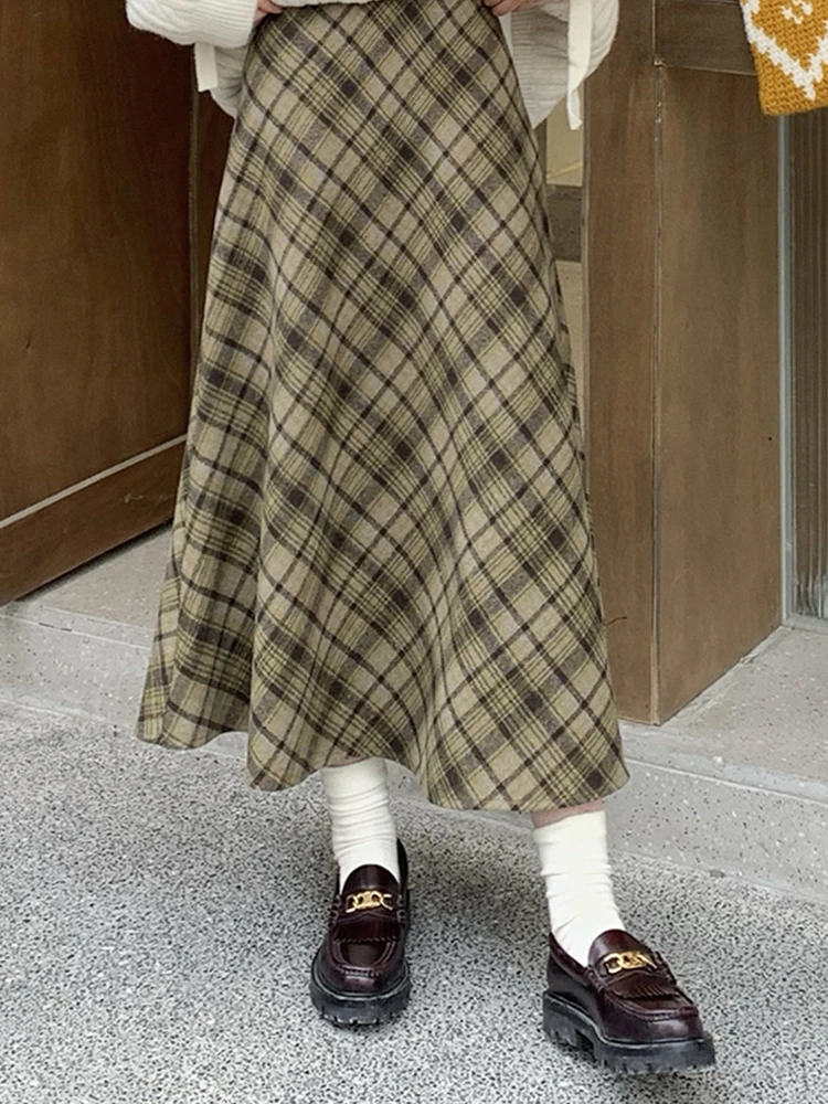  Checkered Woolen Half Skirt Autumn Winter A-Line Midi Umbrella Skirt High Waist Commute Style Korean Version