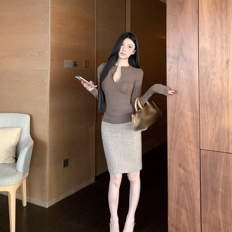 

Zipper Slim Fit V-neck Elastic Knitted Top Women's Small Fragrance Style Wrap around Half Skirt Set Fashionable Winter Outfit