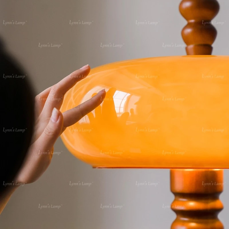 Medieval floor lamp, advanced feeling, living room, sofa side corner atmosphere, French standing lamp